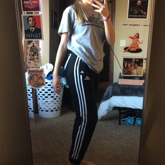 Woman’s adidas joggers *soft!* - Picture 7 of 8